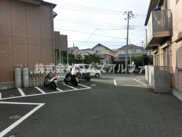 ガーデンヒルズ仏向Ⅳの駐車場|ガーデンヒルズ仏向Ⅳ　駐車場