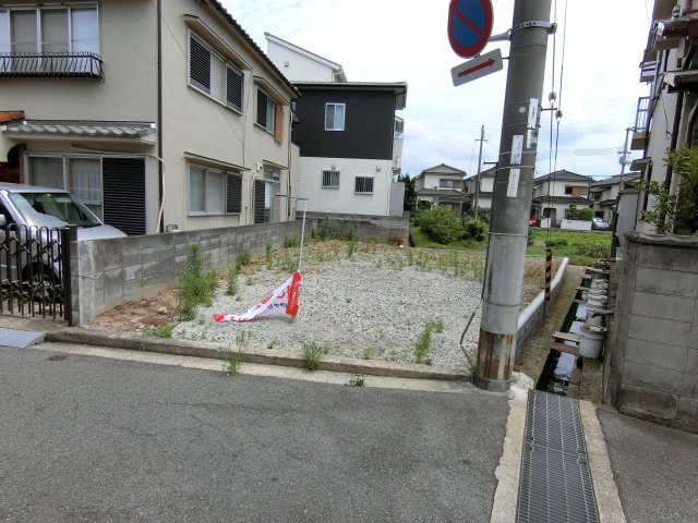 明石市魚住町清水 売土地の前面道路含む現地写真