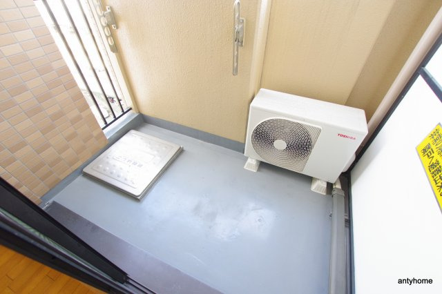 プレサンス新大阪　仲介手数料無料のバルコニー