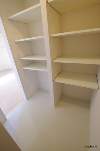 クレグラン天満　仲介手数料無料の収納