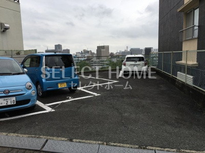 【駐車場】 | メゾン・ラ・コリーヌ | カースペースがあります