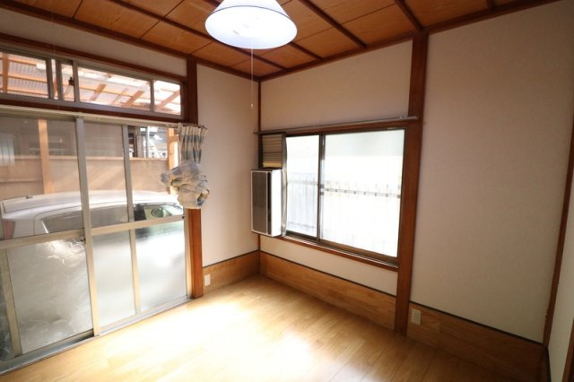 熊谷一丁目戸建の洋室