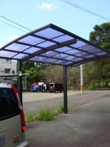高浪史行貸家の駐車場
