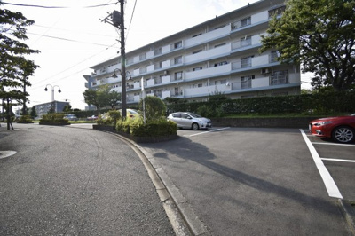 【駐車場】 | 洋光台南第1団地4-30号棟 | 平置き駐車場