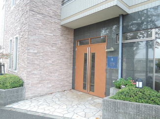 【エントランス】 | 東急田園都市線「たまプラーザ」駅徒歩９分「鷺沼」駅徒歩11分、東急バス「鷺沼公園前」停徒歩1分！