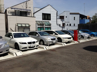 【駐車場】