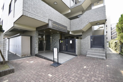 【エントランス】 | ロイヤルステージ日吉本町 | 横浜市営地下鉄ブルーライン「日吉本町」駅徒歩2分と好立地！