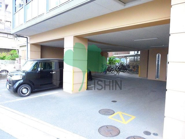 アネシスＴＪ(アネシスティージェイ)の駐車場