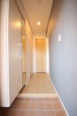 スカイノート・ウエストの玄関|きれいな玄関です