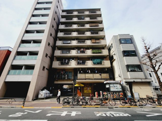 【外観】 | 鶯谷マンション　鶯谷駅から徒歩５分の好立地！鉄骨鉄筋コンクリート造の分譲タイプマンション！スーパーなど近くで買い物便利！尾竹橋通り沿いで夜道も安心！