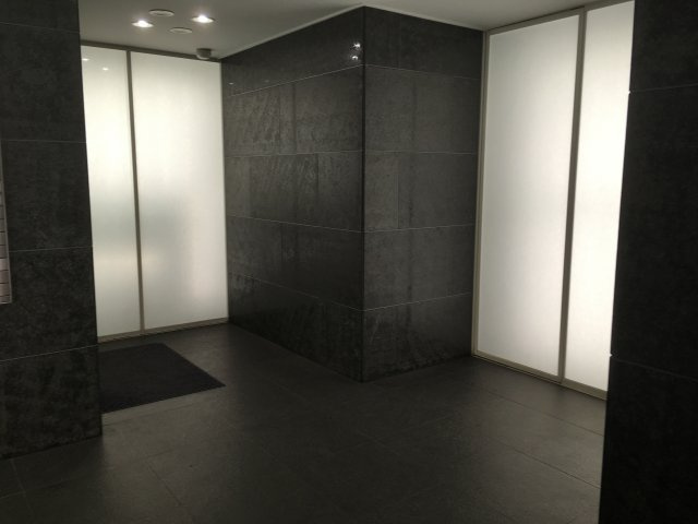IMCビルのエントランス