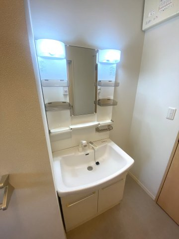 シャーメゾンサランBの独立洗面台