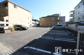 【駐車場】
