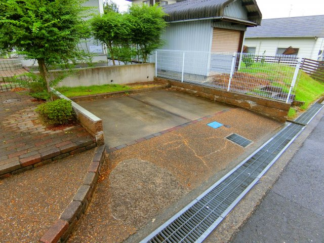 オリエンスAの駐車場