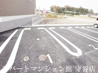 【駐車場】