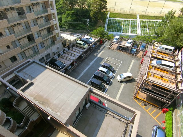 グリーンコーポ和泉中央の駐車場