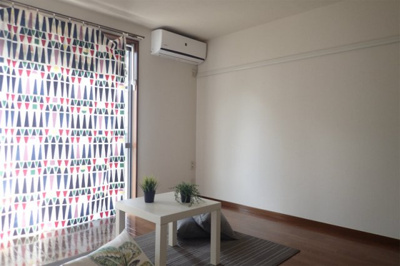 【居間・リビング】 | Flat-A【SHM】 | 新品のエアコンに交換済！快適に過ごせる11.1帖の洋室です♪