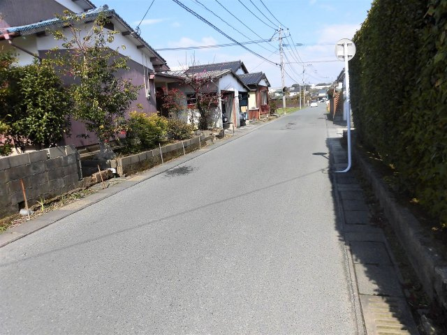 中古住宅　八女市吉田　４ＤＫの前面道路含む現地写真|前面道路含む現地写真です