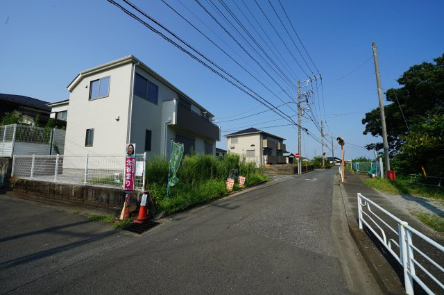 保土ヶ谷区川島町　新築戸建【成約】の前面道路含む現地写真