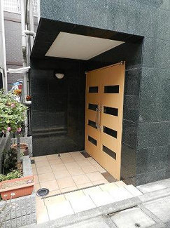 【エントランス】