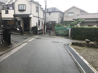 【前面道路含む現地写真】
