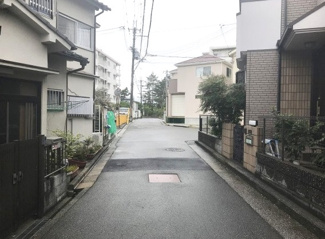 【前面道路含む現地写真】