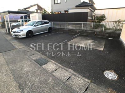【駐車場】 | ルミエール | カースペースがあります