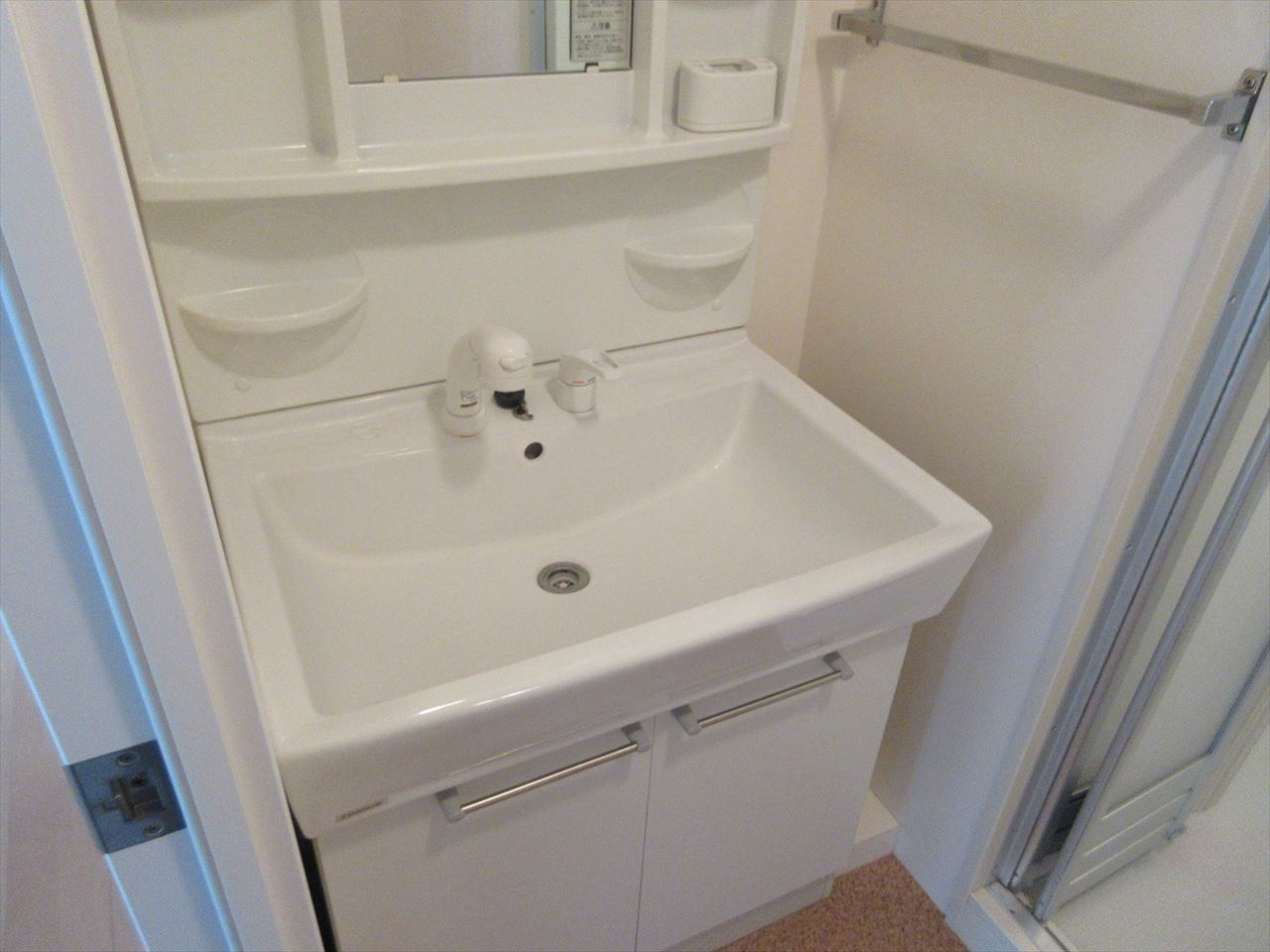 久屋グリーンビルの独立洗面台|久屋グリーンビル