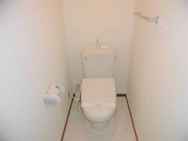 セジュール直江Bのトイレ