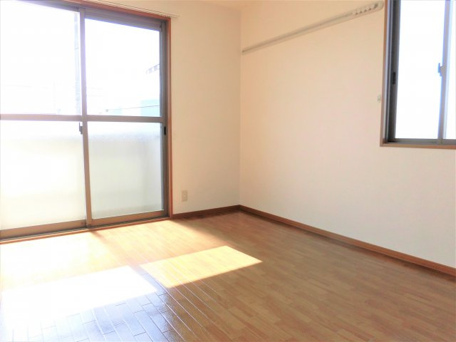 セジュール直江Bの洋室