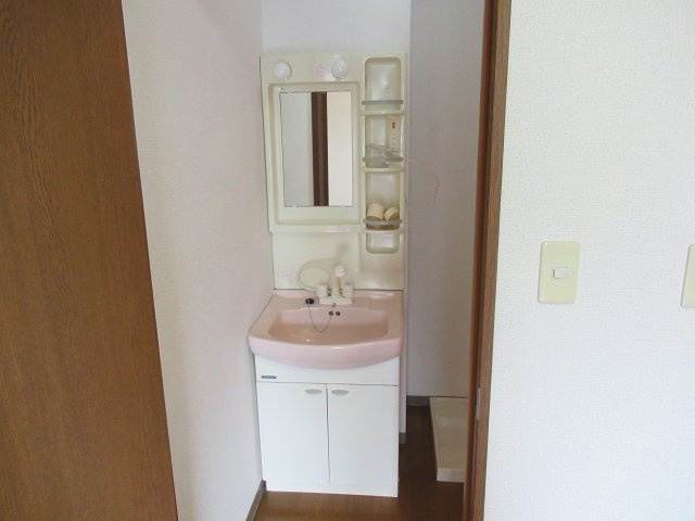 晃七第二マンションの独立洗面台