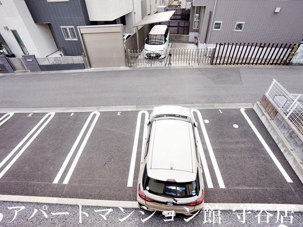 Sereno MORIYAⅡの駐車場