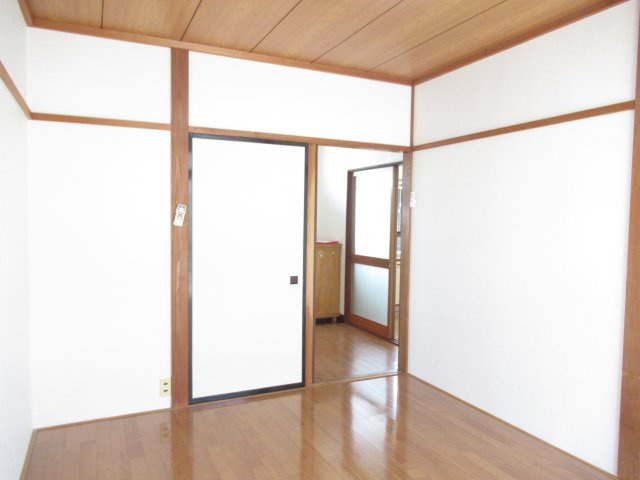 四ツ掘ハイツの洋室