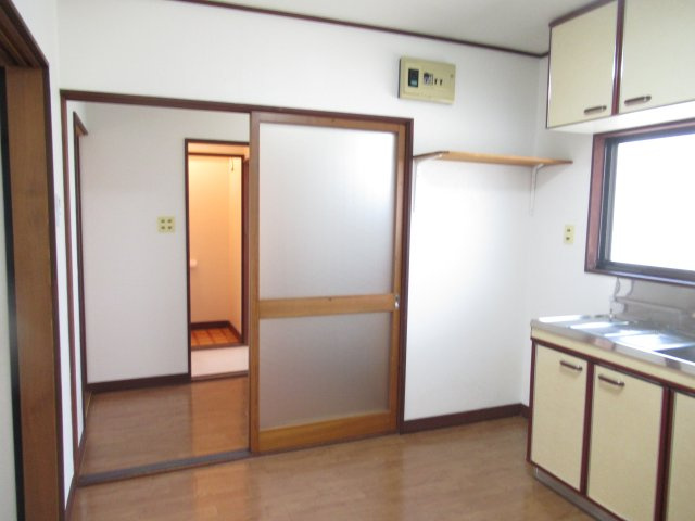 四ツ掘ハイツの居間・リビング