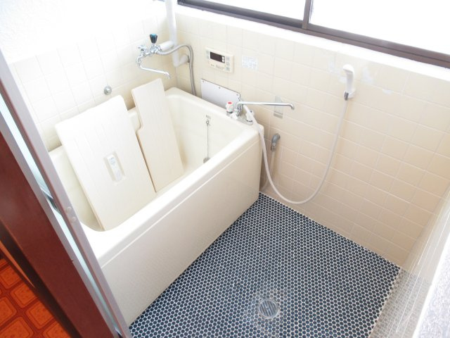 四ツ掘ハイツの浴室