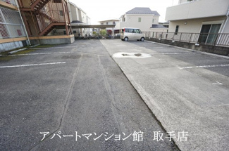 【駐車場】