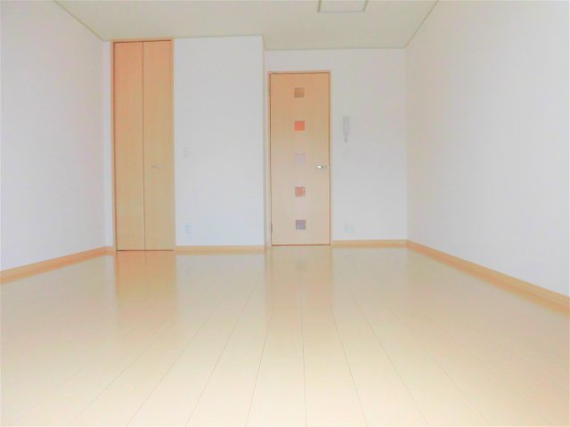 モナリエ表佐の洋室