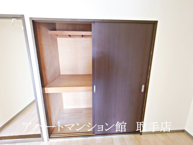 リバーサイドヒルズの居間・リビング