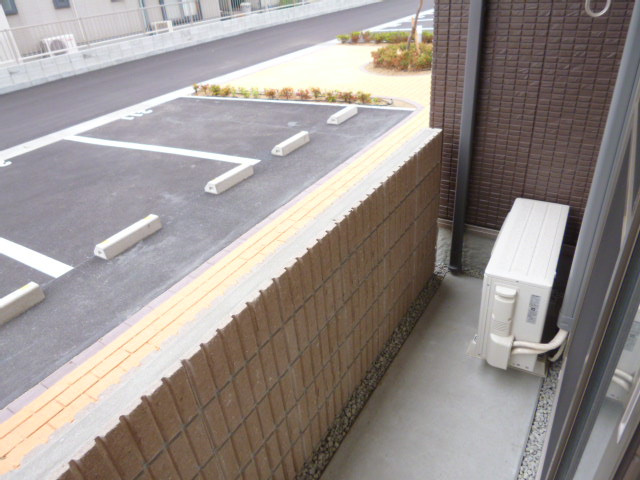 倉敷市連島町鶴新田のアパートのバルコニー