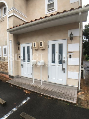 【エントランス】 | ラーラＹＳ 　D | 清潔なエントランスです