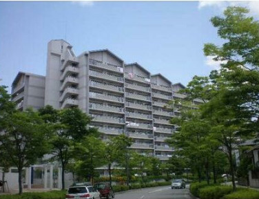 フローレ西神南の外観