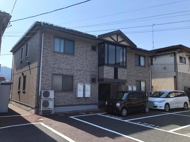 ファミールBの外観