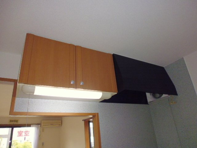 ヴィアーレ中畝Ａのキッチン|キッチン上収納