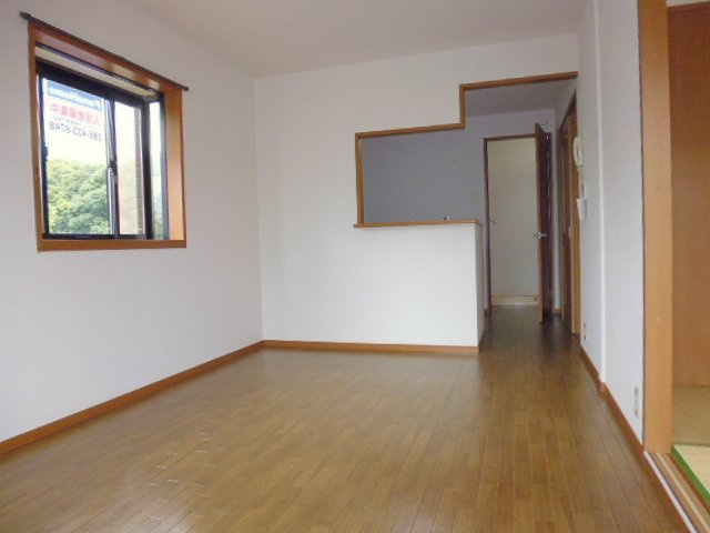 ヴィアーレ中畝Ａの居間・リビング|ダイニング
