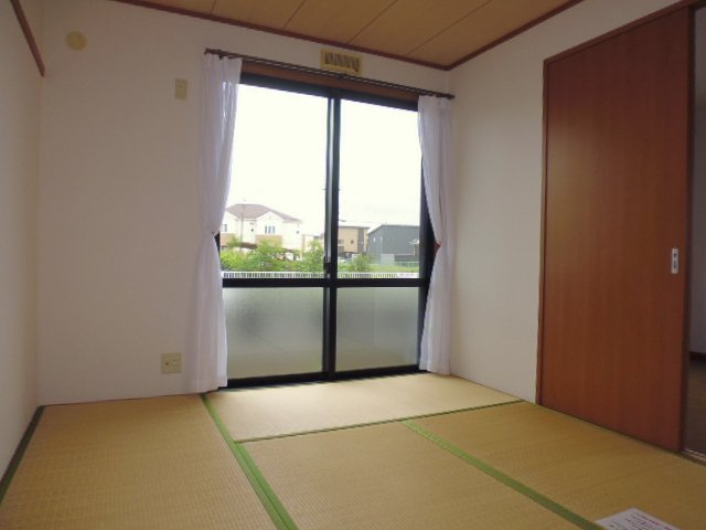 ヴィアーレ中畝Ａの和室