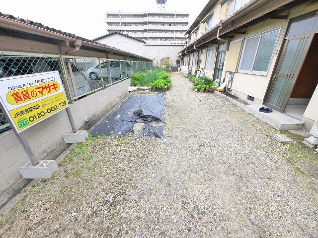 熊木洋子貸家のエントランス|建物の敷地内です