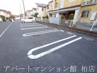 【駐車場】 | フェアリー・ローズⅢ