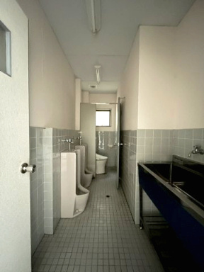 高山ビルのトイレ|男性用トイレ