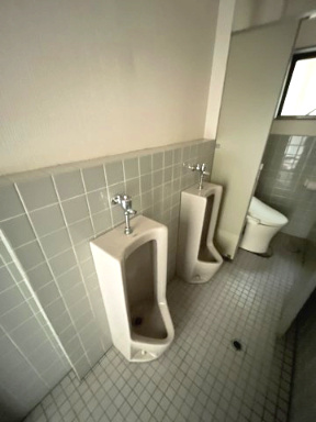 高山ビルのトイレ|男性用トイレ
