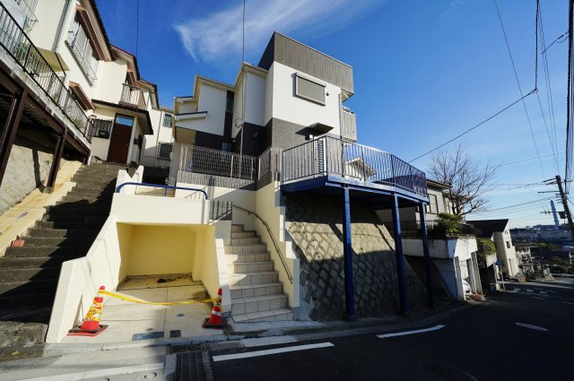 価格変更！１５帖のスカイバルコー付！吹き抜けの玄関♪リビングイン階段！保土ヶ谷区初音ヶ丘　新築戸建の外観